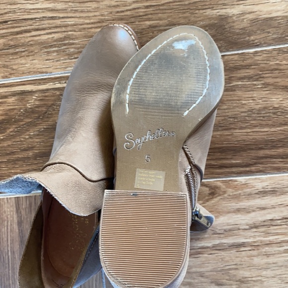 Seychelles Leather Taupe Booties - Picture 4 of 5